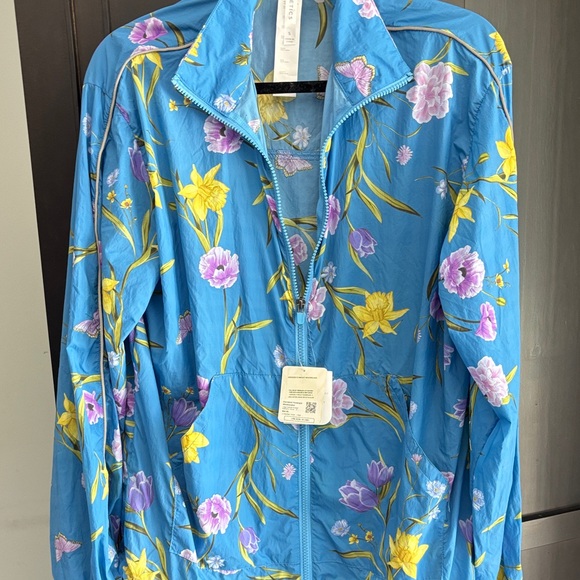 Fabletics Other - Fabletics Blue Floral windbreaker
